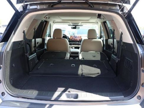 New 2026 Nissan Pathfinder SL AWD/4WD image 9