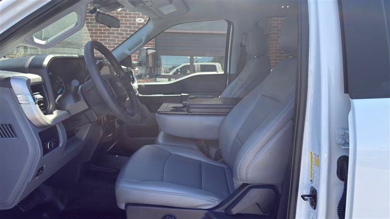 Used 2024 Ford F350 XL AWD/4WD image 29