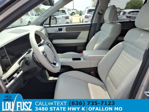 Used 2025 Hyundai Santa Fe Limited FWD image 25