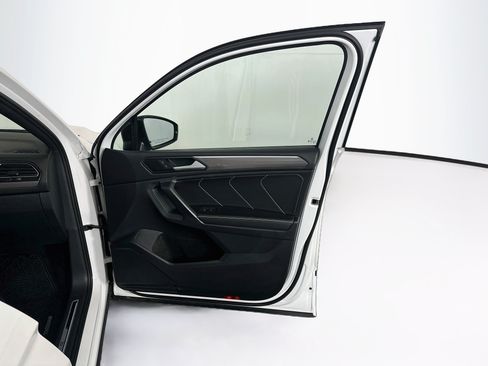 Used 2023 Volkswagen Tiguan SE R-Line FWD image 32