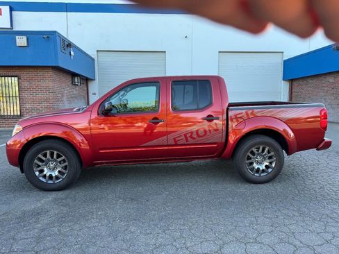 Used 2012 Nissan Frontier SV w/ Sport Appearance Pkg RWD image 7