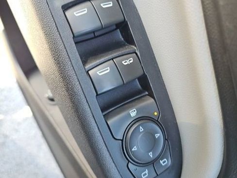 Used 2019 Chevrolet Equinox LT image 33