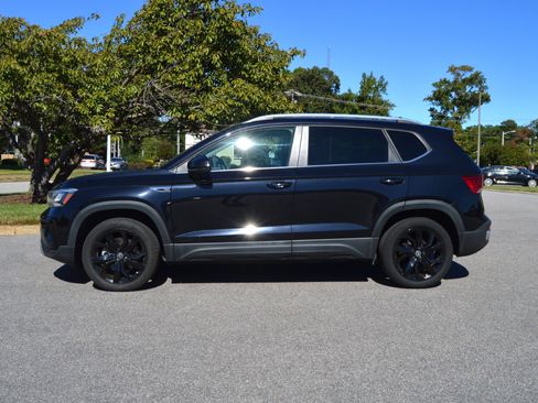 Used 2022 Volkswagen Taos SE image 5