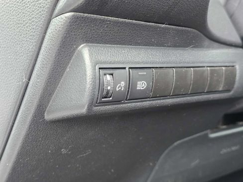 Used 2024 Toyota Corolla LE FWD image 27