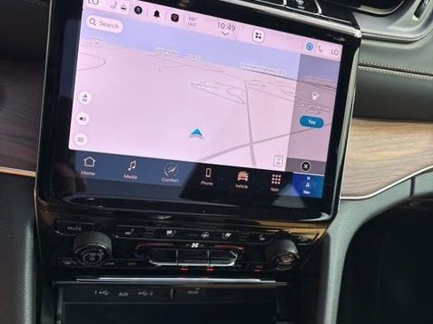 Used 2025 Jeep Grand Cherokee L Summit image 16