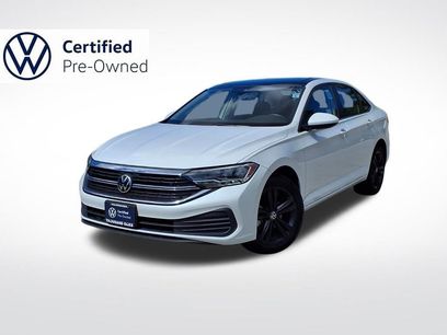 Certified 2022 Volkswagen Jetta SE w/ Panoramic Sunroof Package