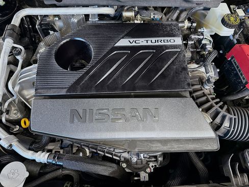 Used 2023 Nissan Rogue SV image 39