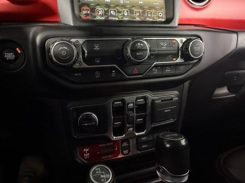 Used 2023 Jeep Wrangler Unlimited Rubicon w/ Steel Bumper Group AWD/4WD image 17