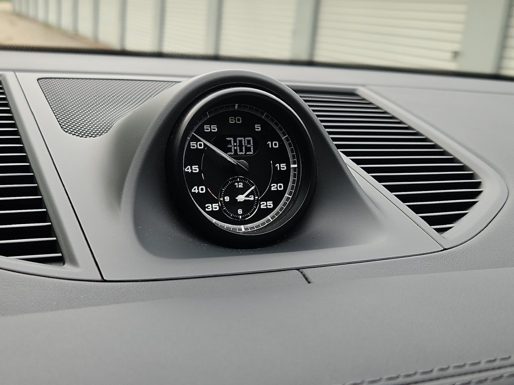 Certified 2026 Porsche Macan Turbo AWD/4WD image 19
