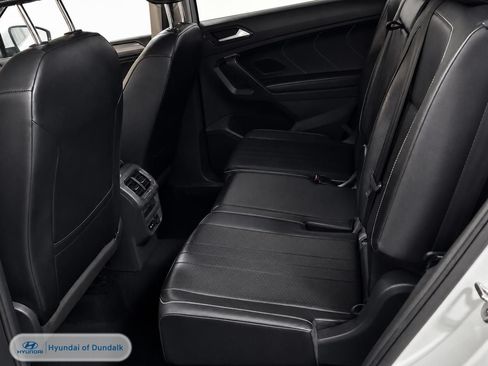 Used 2024 Volkswagen Tiguan SE FWD image 11