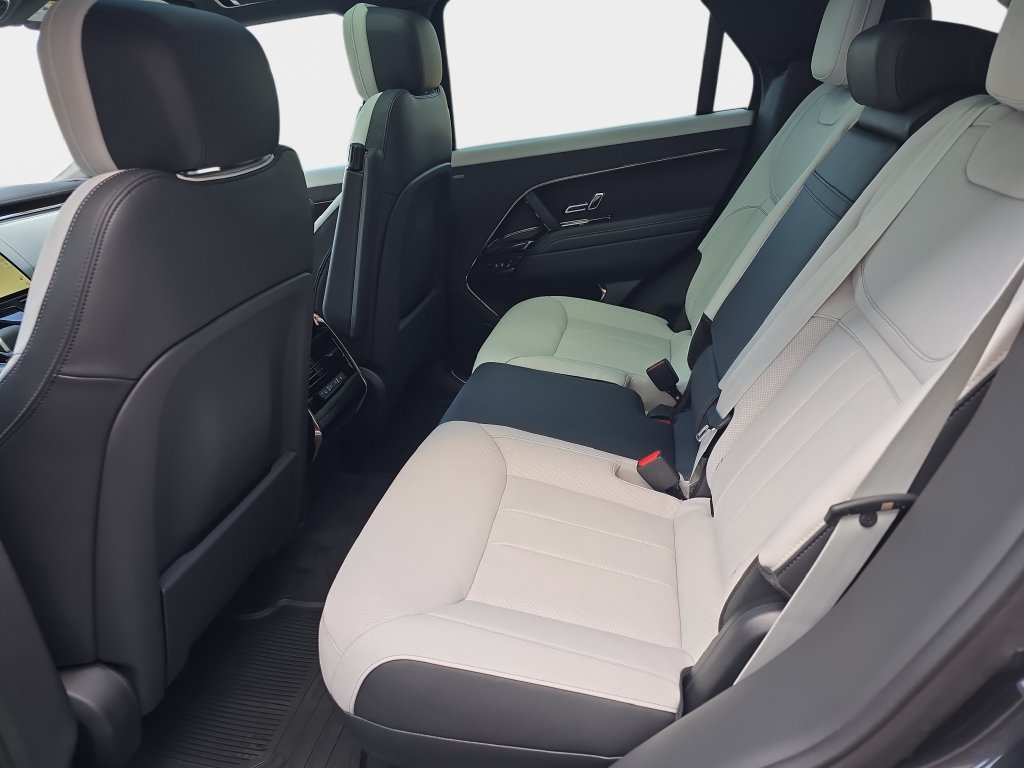 New 2027 Land Rover Range Rover Sport Battersea AWD/4WD image 11