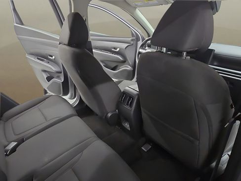 Used 2025 Hyundai Tucson SEL AWD/4WD image 17