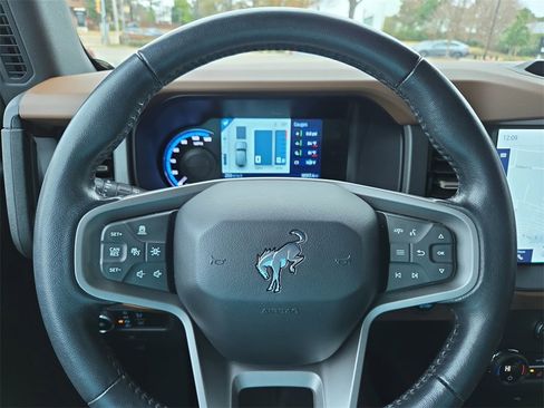 Used 2024 Ford Bronco Outer Banks image 18