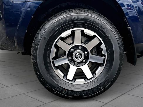 Certified 2022 Toyota 4Runner TRD Off-Road Premium image 9