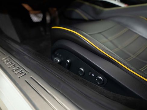 Used 2017 Ferrari California T RWD image 34