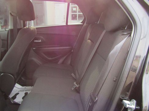 Used 2020 Chevrolet Trax LS image 11