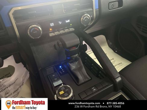Used 2025 Toyota Tacoma TRD Off-Road AWD/4WD image 27