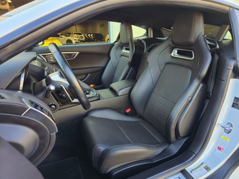 Used 2018 Jaguar F-TYPE R-Dynamic image 16
