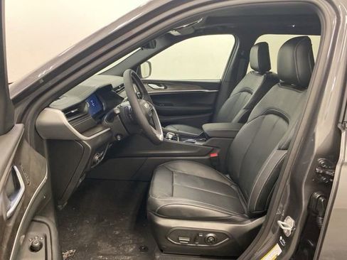 New 2026 Jeep Grand Cherokee L Limited image 8