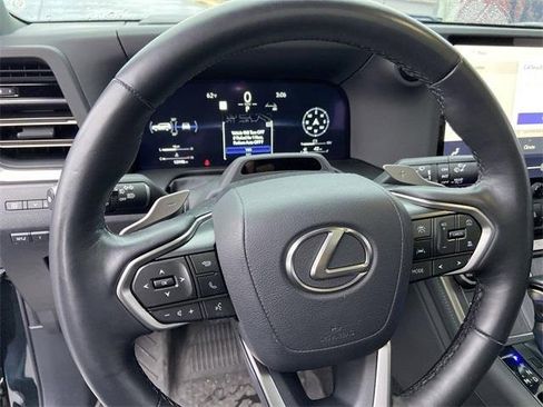 Used 2024 Lexus GX 550 image 23