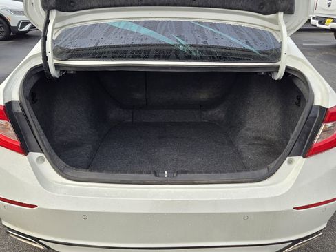 Used 2020 Honda Accord Touring image 12
