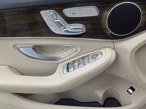 Used 2018 Mercedes-Benz C 300 4MATIC Sedan image 35