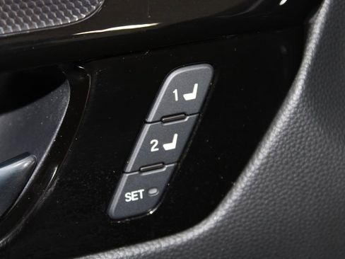 Used 2025 Honda CR-V EX-L image 40