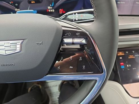 New 2026 Cadillac Vistiq Luxury image 19