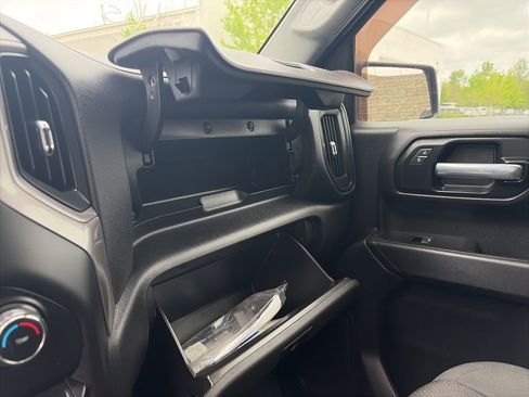 Used 2021 Chevrolet Silverado 1500 Custom image 17