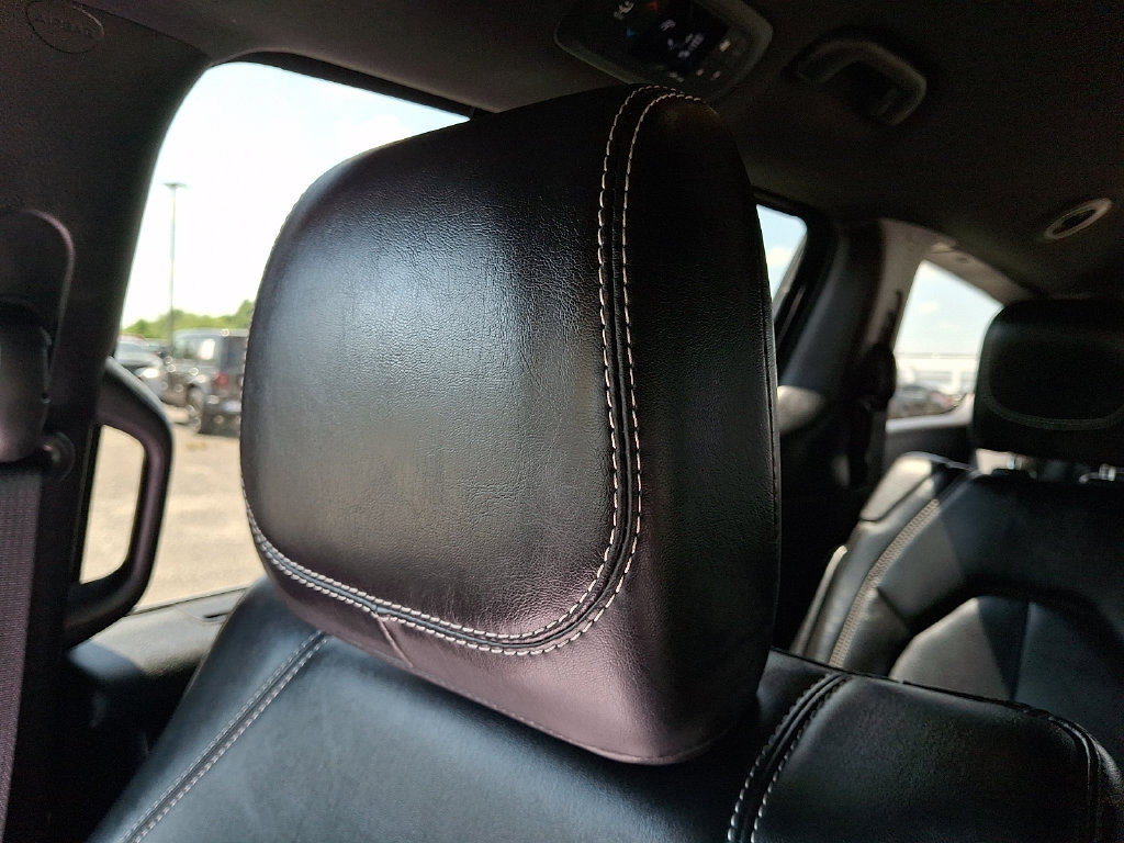 Used 2025 Chrysler Pacifica Select FWD image 18