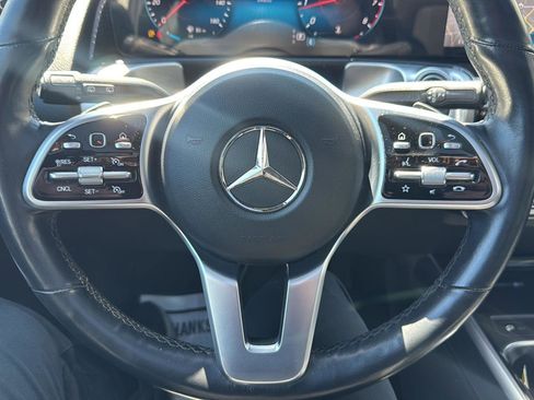 Used 2022 Mercedes-Benz GLB 250 4MATIC w/ Premium Package Lite image 20