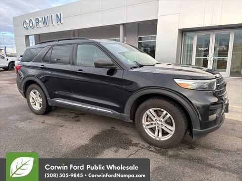Used 2020 Ford Explorer XLT w/ Comfort Package image 3