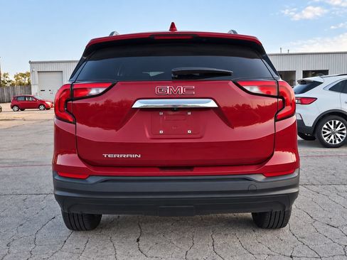 Used 2021 GMC Terrain SLE w/ Driver Convenience Package FWD image 5
