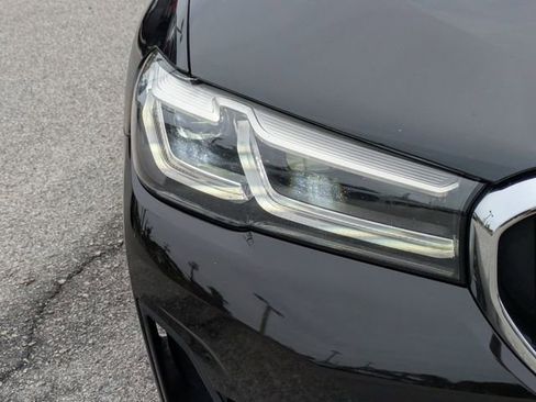 Used 2021 BMW 530e RWD image 11