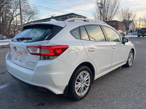 Used 2017 Subaru Impreza 2.0i Premium image 5