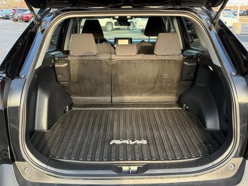 Certified 2022 Toyota RAV4 LE image 4