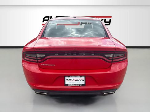 Used 2022 Dodge Charger SXT RWD image 6