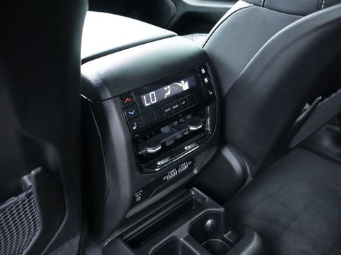 Used 2023 Jeep Grand Cherokee L Limited w/ Black Appearance Package AWD/4WD image 18