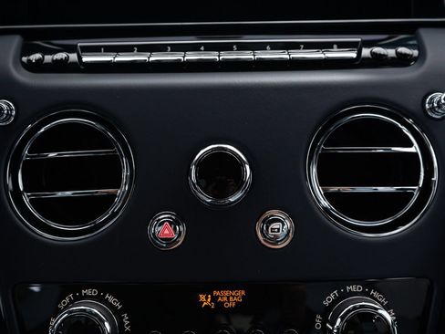 Certified 2025 Rolls-Royce Cullinan AWD/4WD image 44
