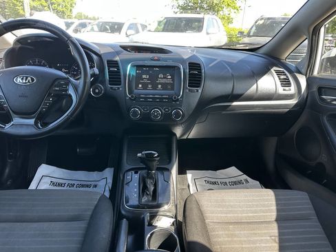 Used 2017 Kia Forte S w/ S Technology Package image 29