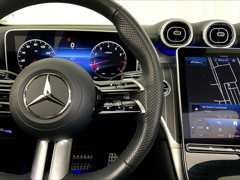 Used 2023 Mercedes-Benz GLC 300 4MATIC image 12