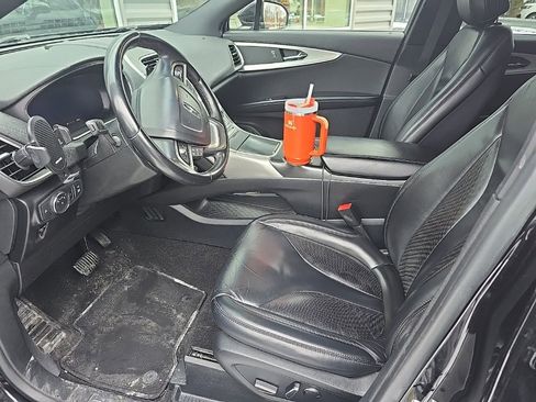 Used 2020 Lincoln Nautilus Premier w/ Equipment Group 101A image 6