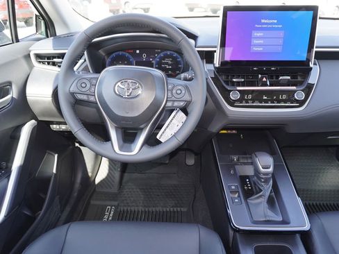 Used 2026 Toyota Corolla Cross XLE image 10