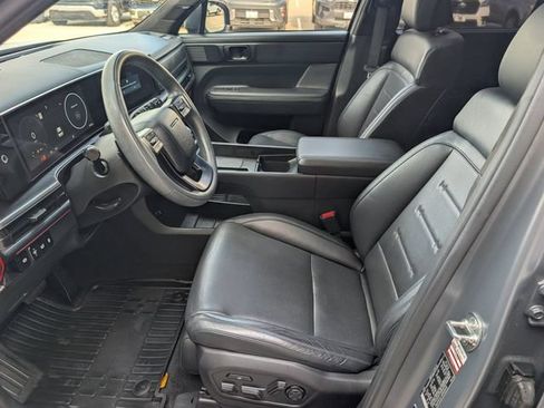 Used 2024 Hyundai Santa Fe Calligraphy AWD/4WD image 8