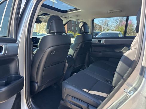 Used 2024 Hyundai Santa Fe XRT AWD/4WD image 5