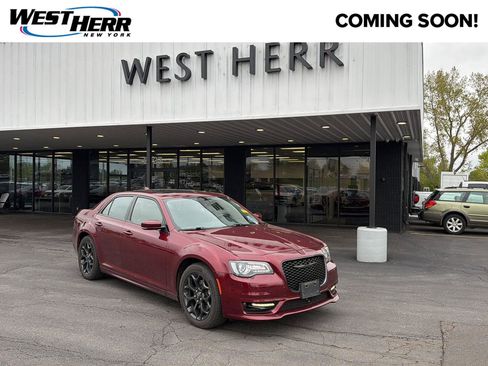 Used 2022 Chrysler 300 Touring L w/ Popular Equipment Group AWD/4WD image 1