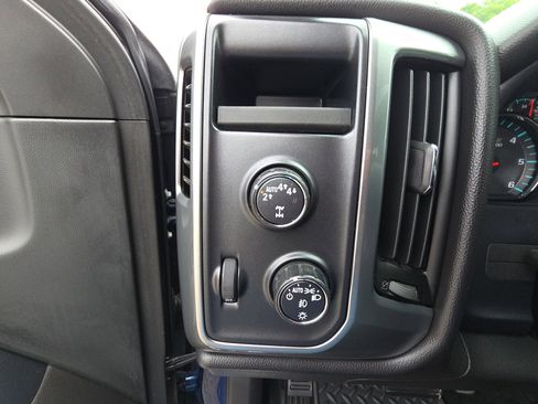 Used 2017 Chevrolet Silverado 1500 LT w/ All Star Edition AWD/4WD image 22