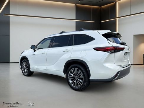 Used 2020 Toyota Highlander Platinum FWD image 6