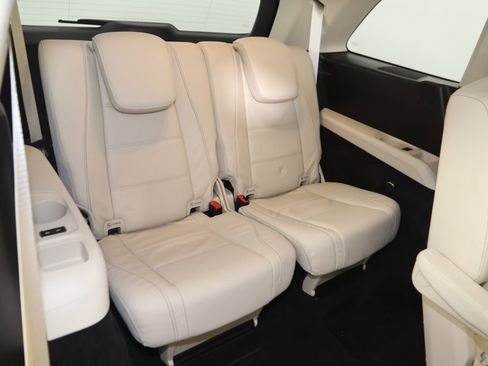 Used 2024 Mercedes-Benz GLS 580 4MATIC image 16