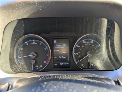 Used 2017 Toyota RAV4 LE image 9